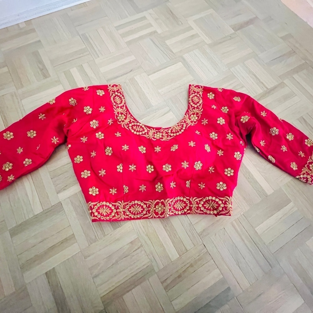 Sari - 4-piece outfit, includes blouse, petticoat, 2 pieces of sari fabric - Picture 5 of 12